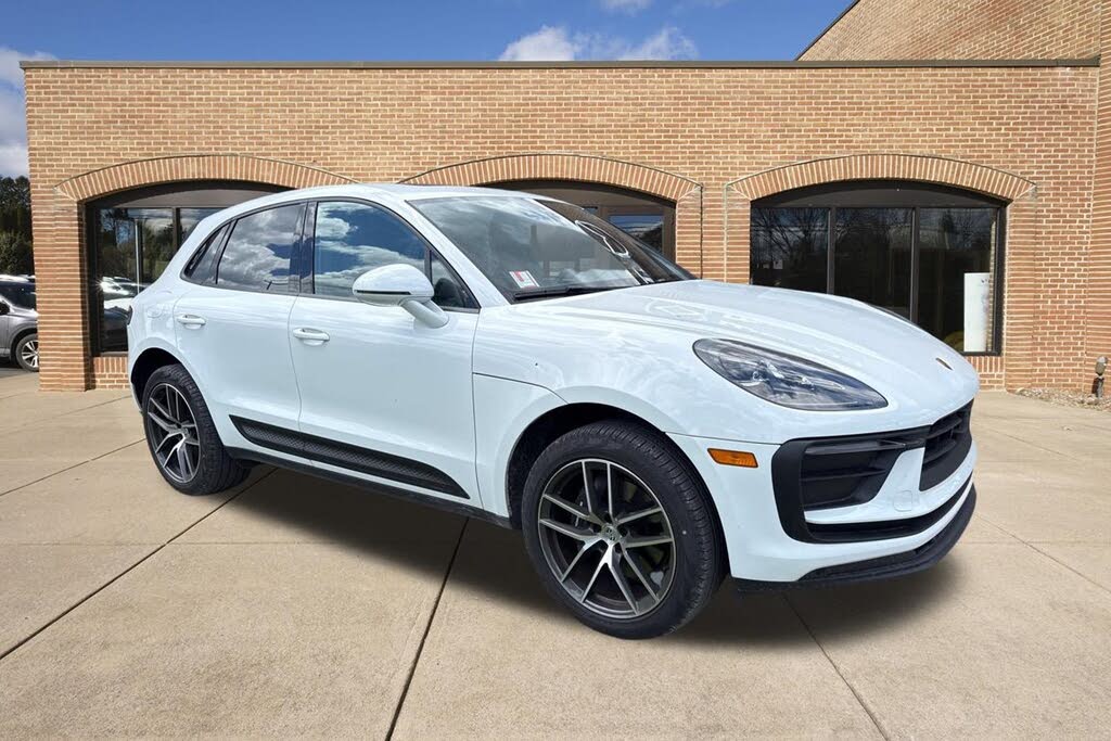 2025 Porsche Macan T