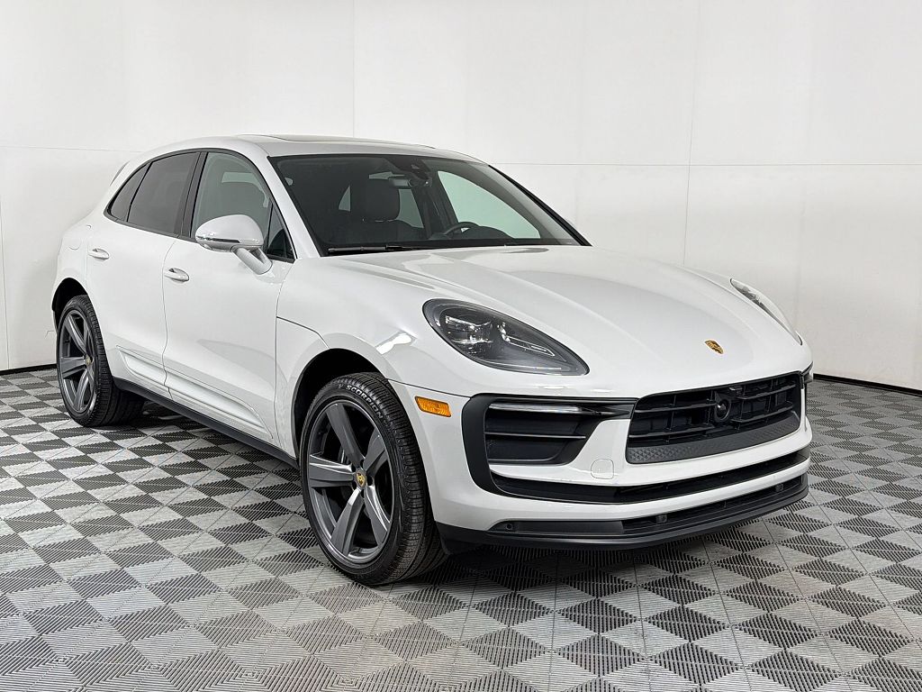 2025 Porsche Macan