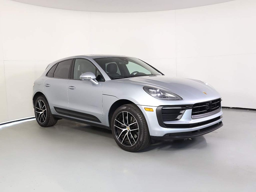 2025 Porsche Macan