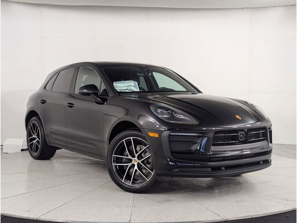 2025 Porsche Macan