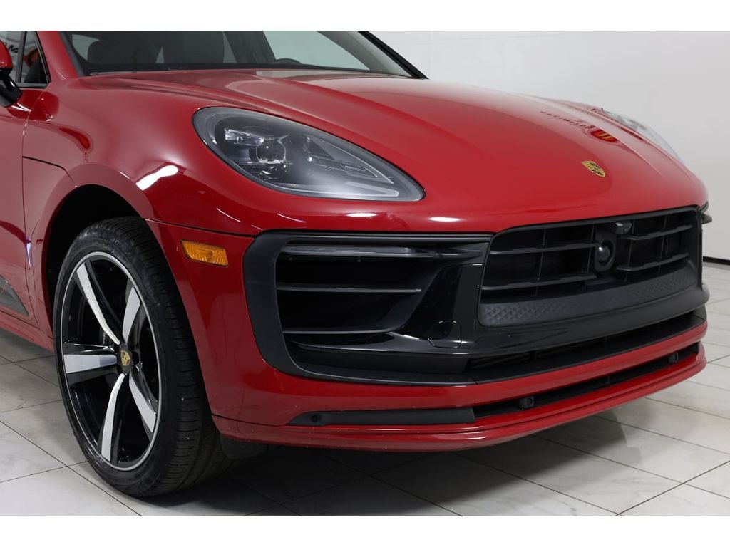 2023 Porsche Macan T