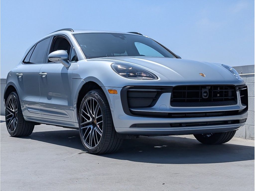 2025 Porsche Macan