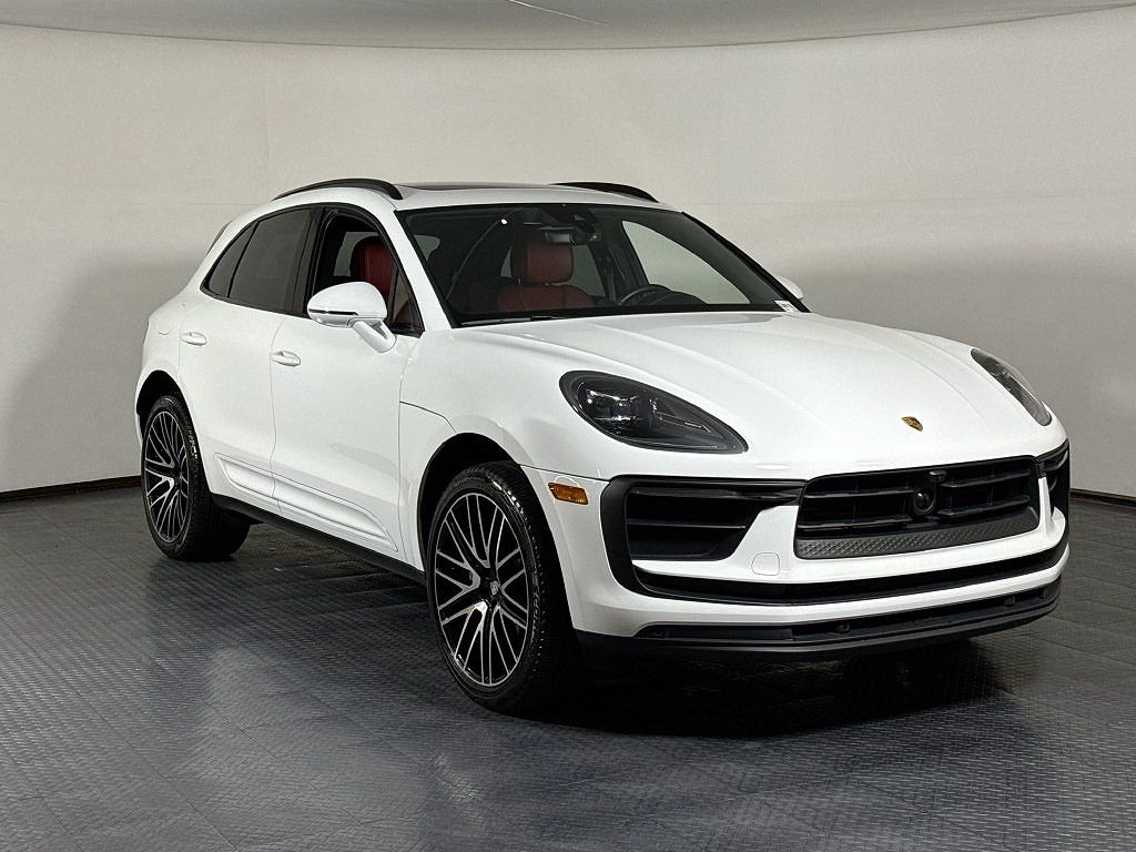 2025 Porsche Macan