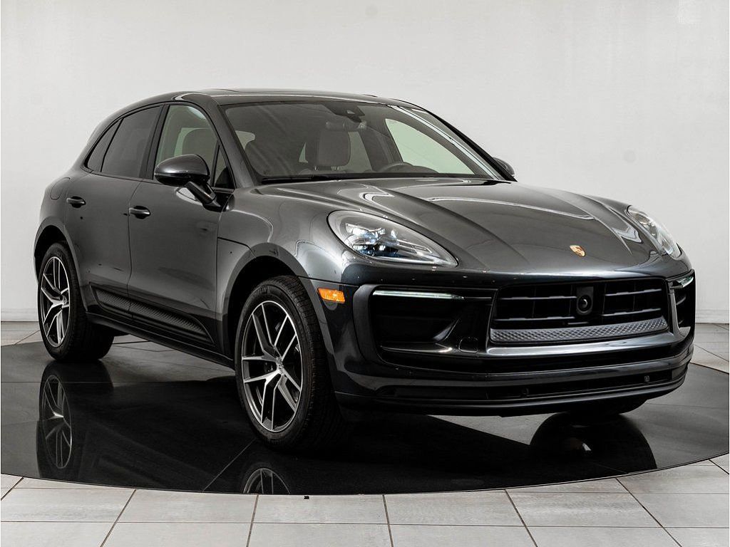 2025 Porsche Macan