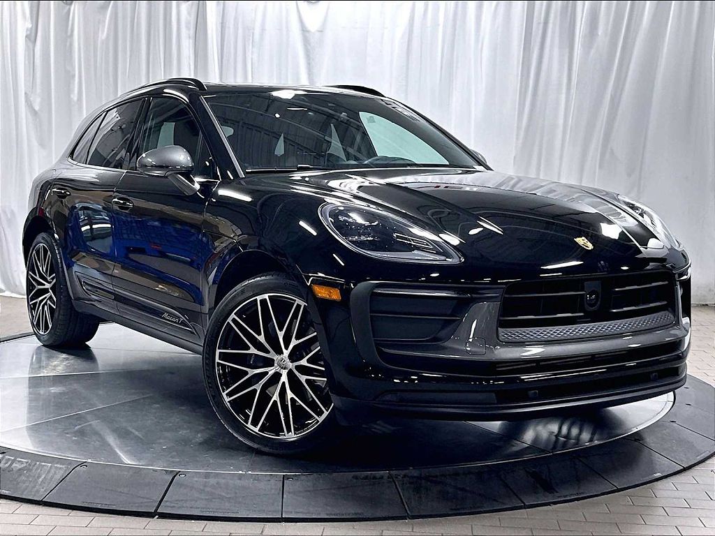 2026 Porsche Macan T AWD