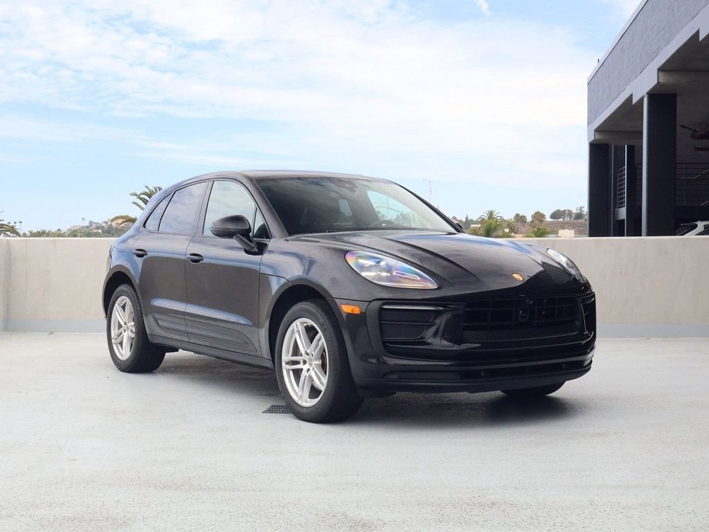 2025 Porsche Macan