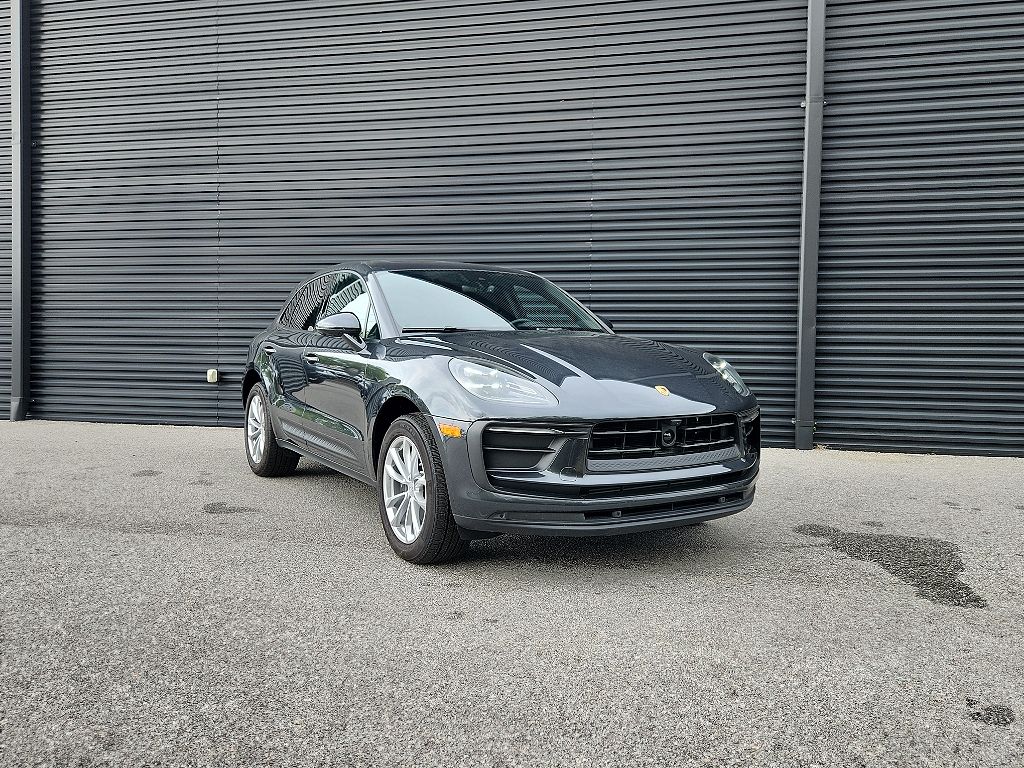 2025 Porsche Macan
