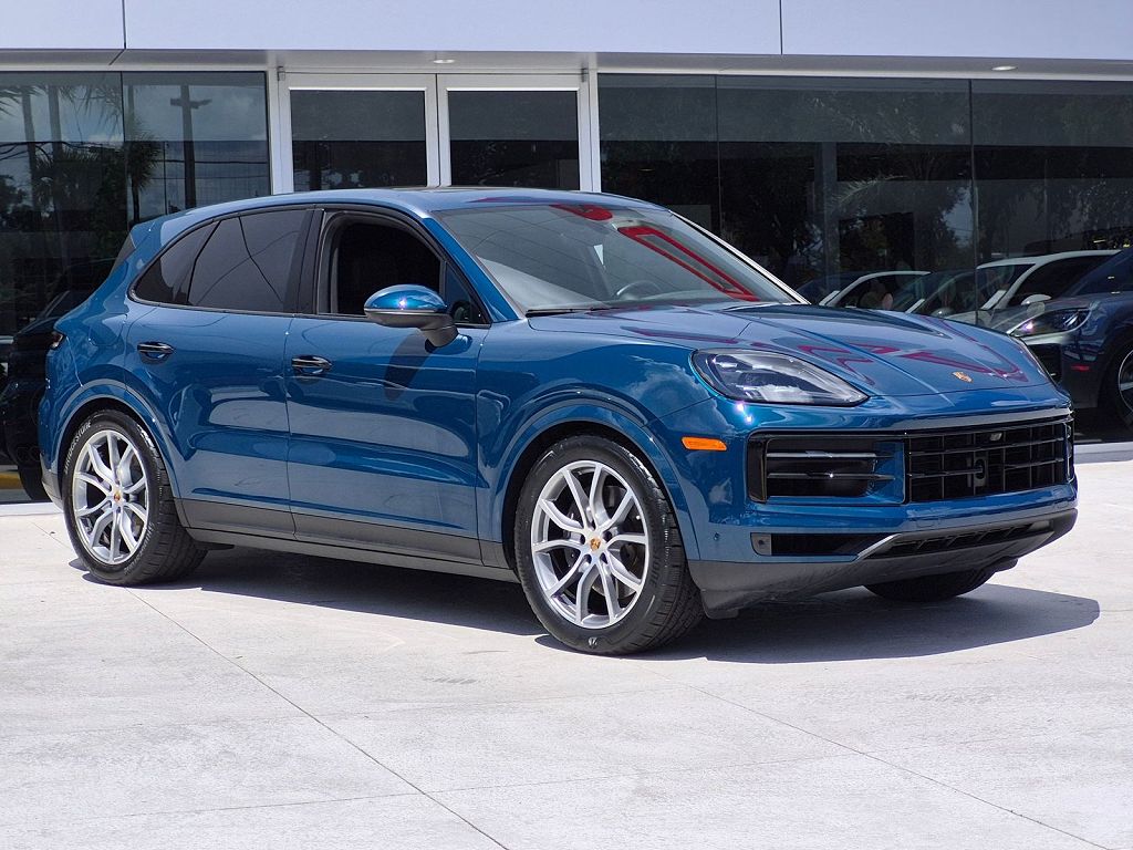 2025 Porsche Cayenne AWD
