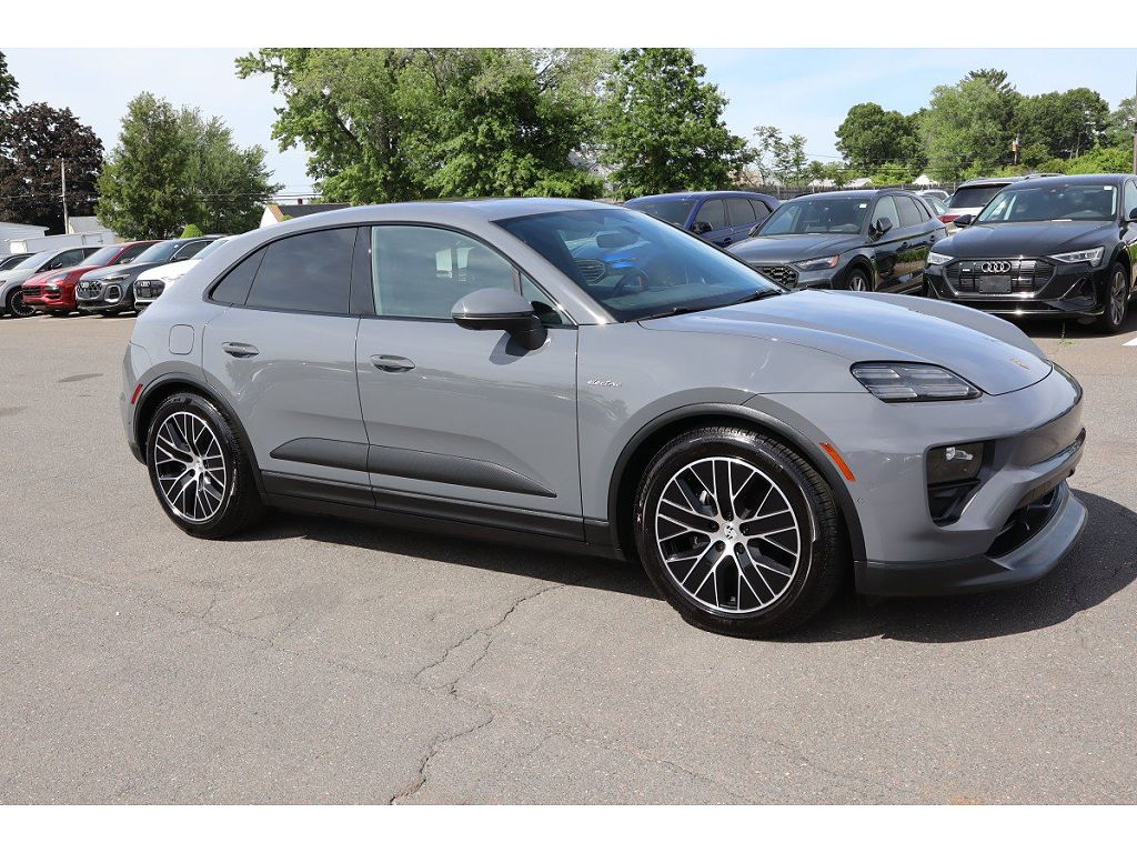 2025 Porsche Macan 4 Electric