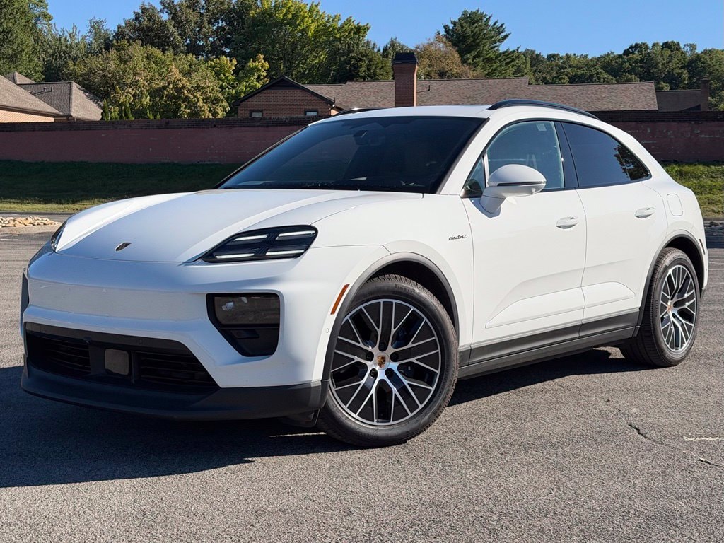 2026 Porsche Macan 4