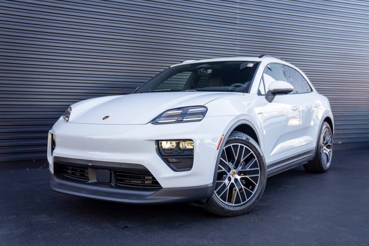 2026 Porsche Macan 4