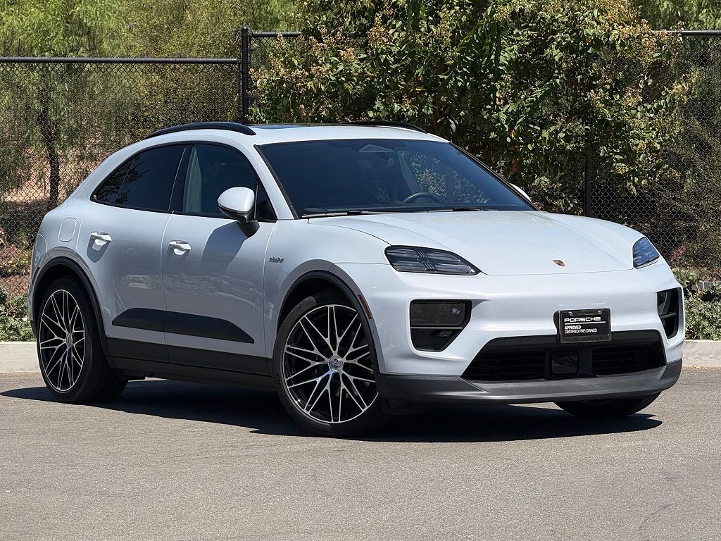 2025 Porsche Macan 4 Electric