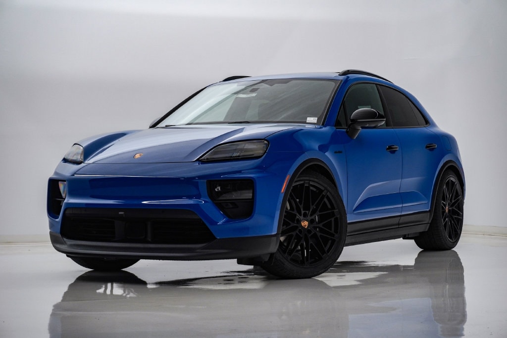 2026 Porsche Macan 4