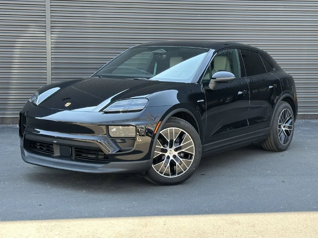 2026 Porsche Macan 4