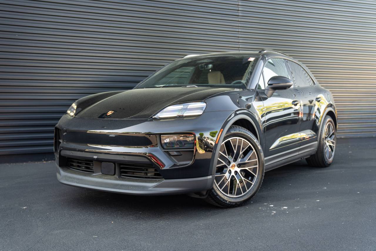 2026 Porsche Macan 4