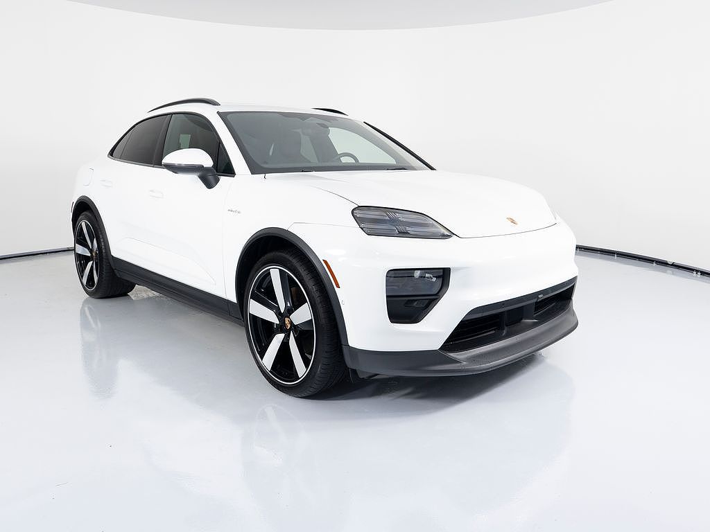2025 Porsche Macan 4