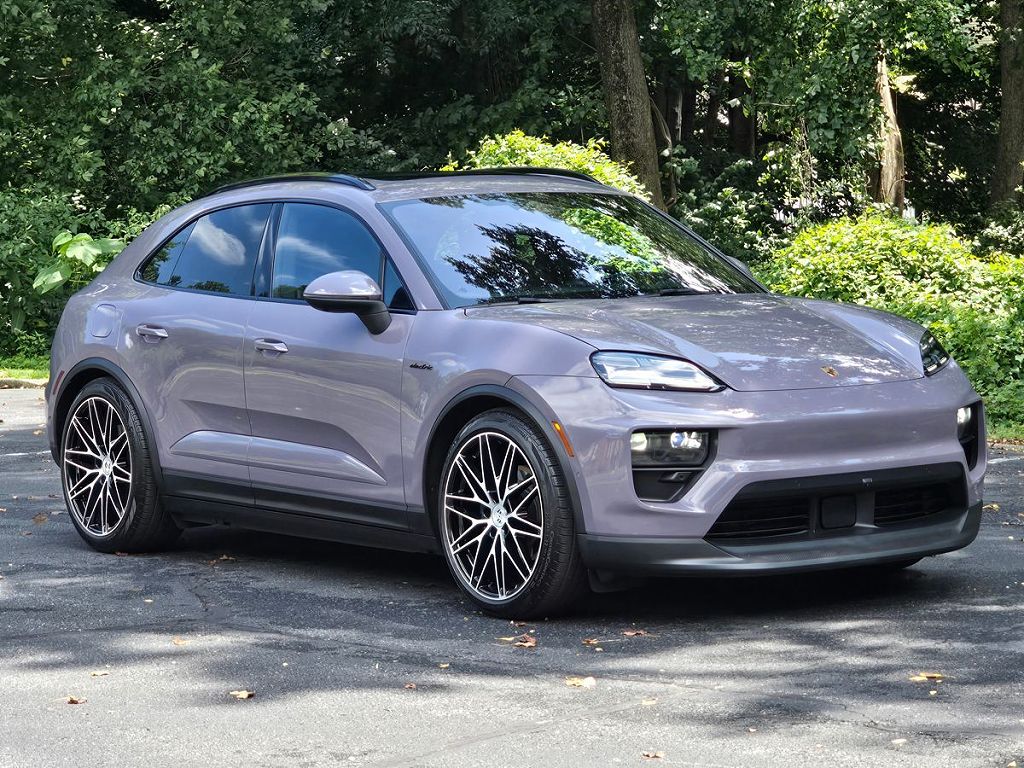 2025 Porsche Macan