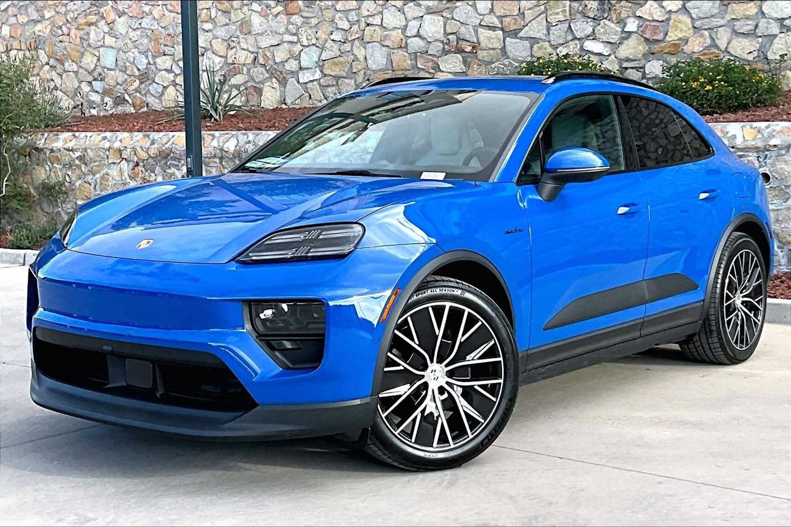 2026 Porsche Macan 4