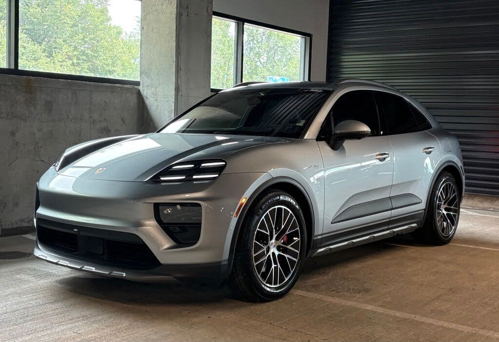 2025 Porsche Macan 4S Electric