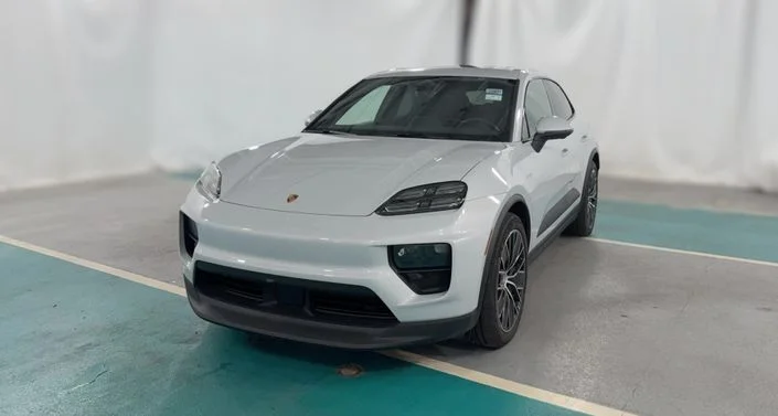 2025 Porsche Macan 4S