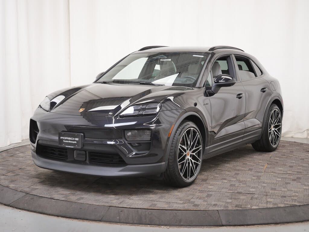 2025 Porsche Macan 4S Electric