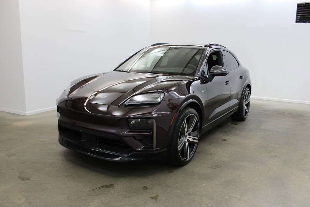 2024 Porsche Macan Turbo