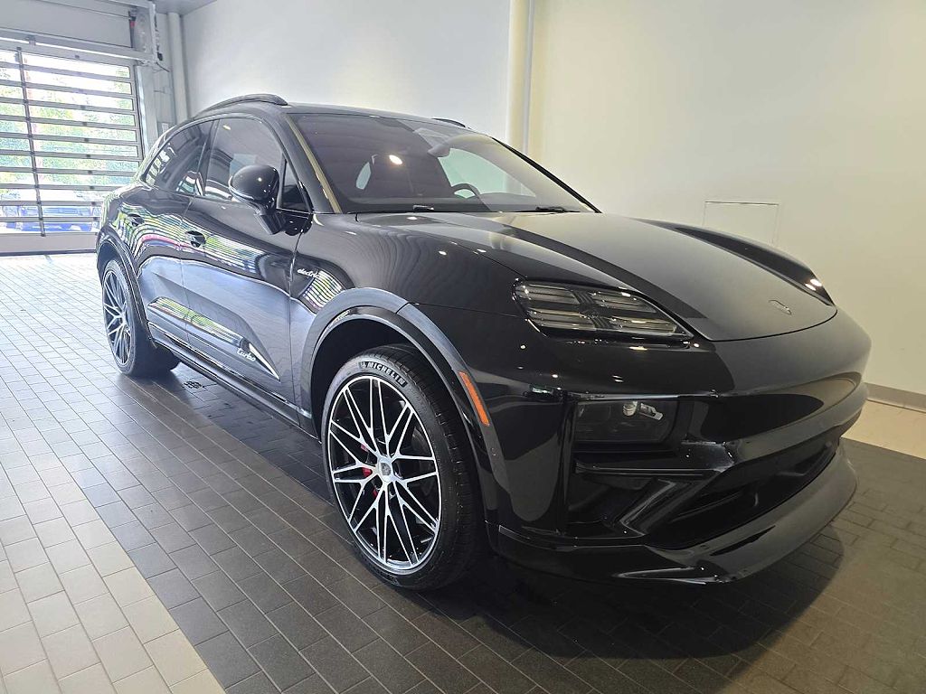 2025 Porsche Macan Turbo Electric