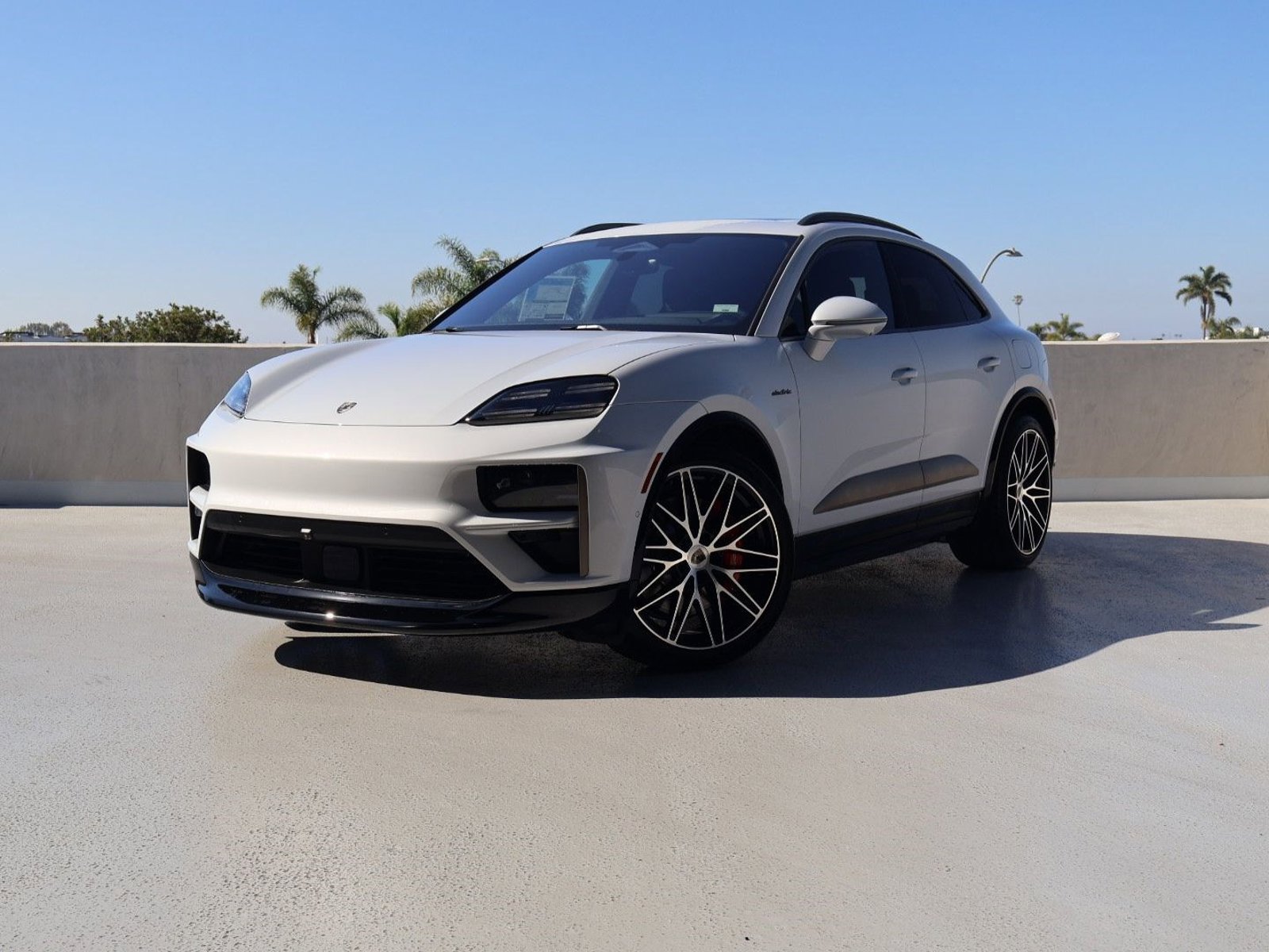 2026 Porsche Macan Turbo