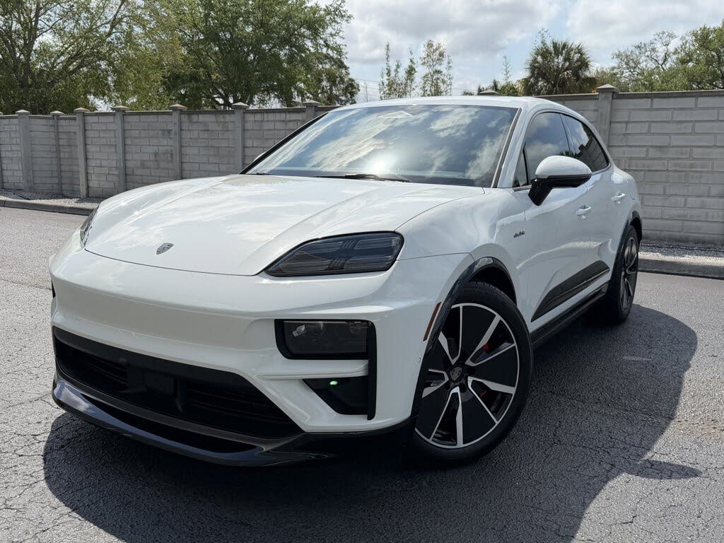 2024 Porsche Macan Turbo Electric