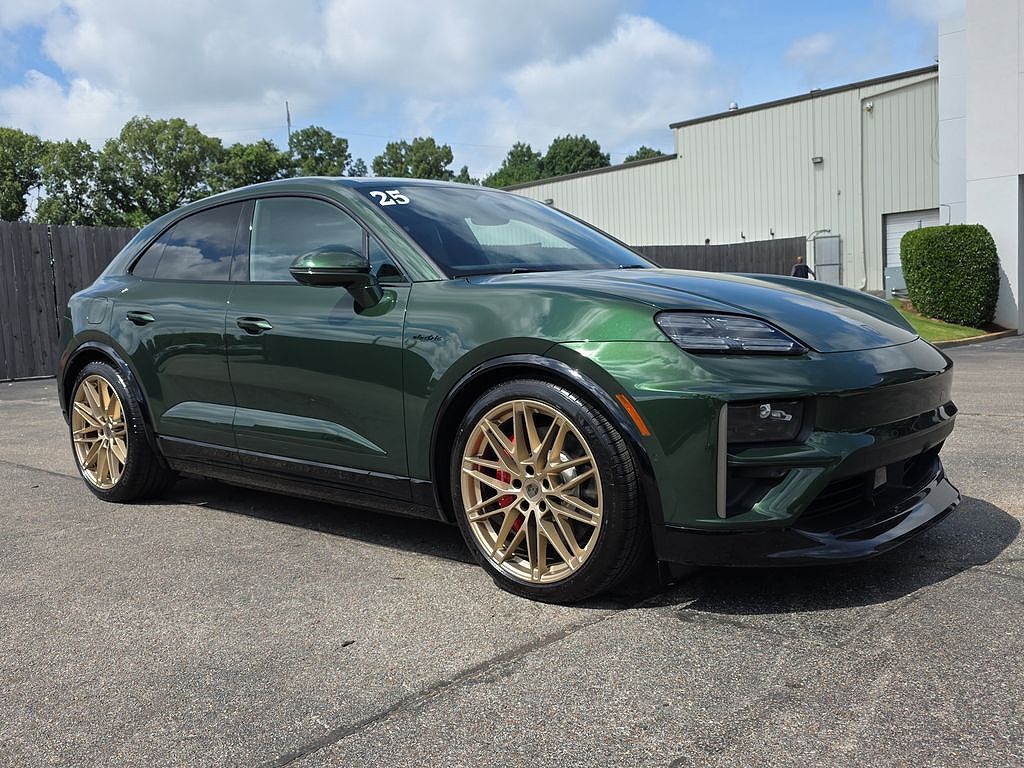 2025 Porsche Macan Turbo Electric