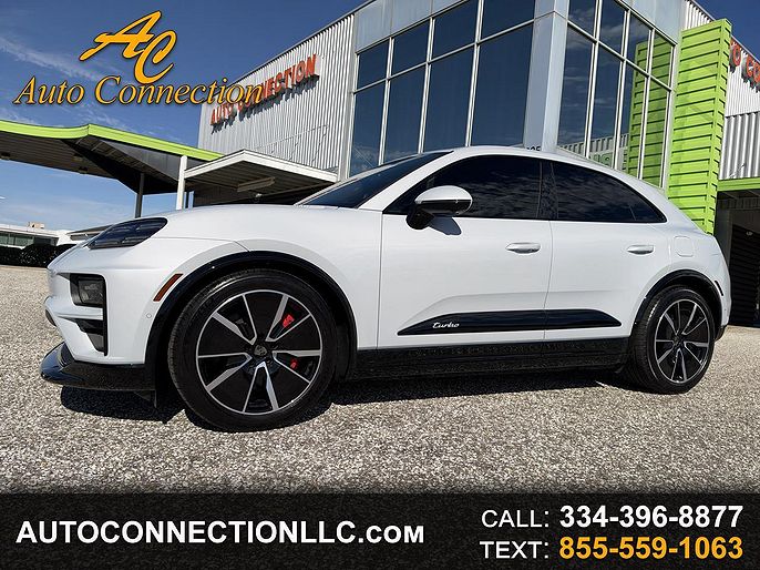 2024 Porsche Macan Turbo