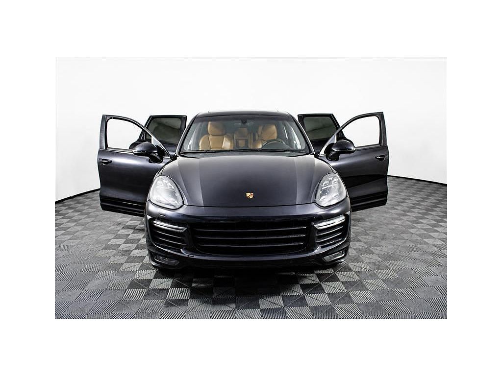 2016 Porsche Cayenne GTS