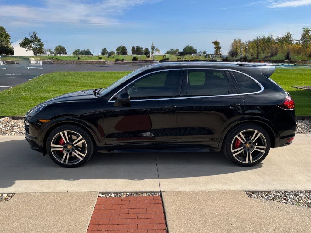2014 Porsche Cayenne GTS