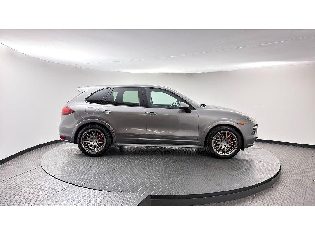 2014 Porsche Cayenne GTS