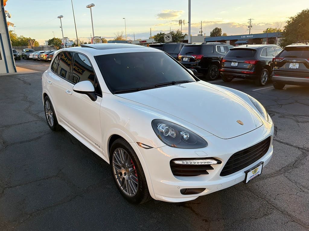 2014 Porsche Cayenne GTS