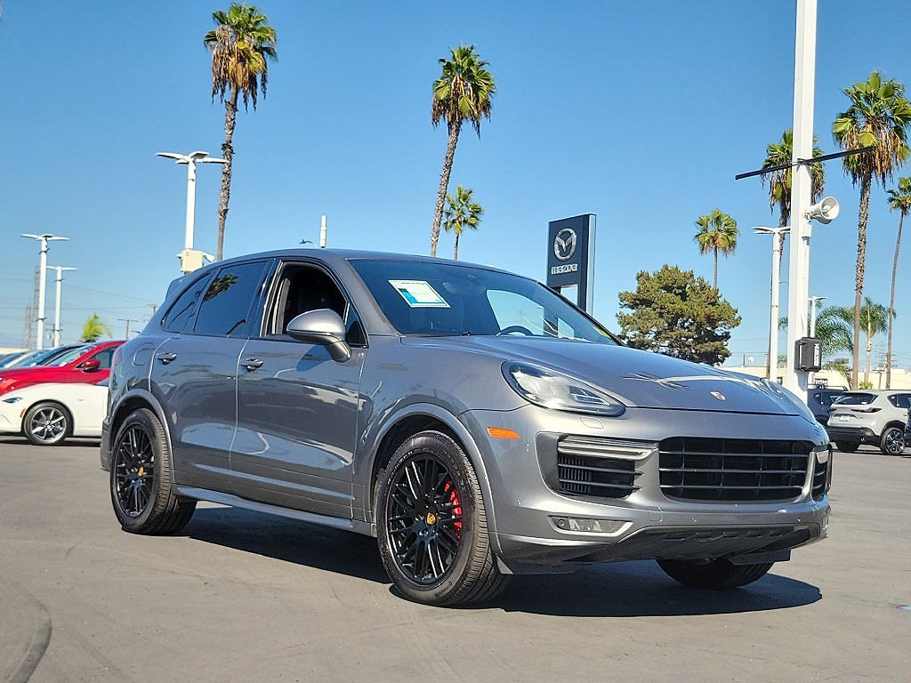 2016 Porsche Cayenne GTS