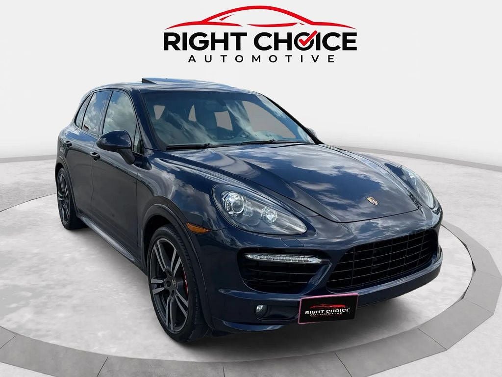 2013 Porsche Cayenne GTS