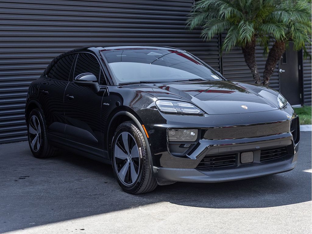 2025 Porsche Macan