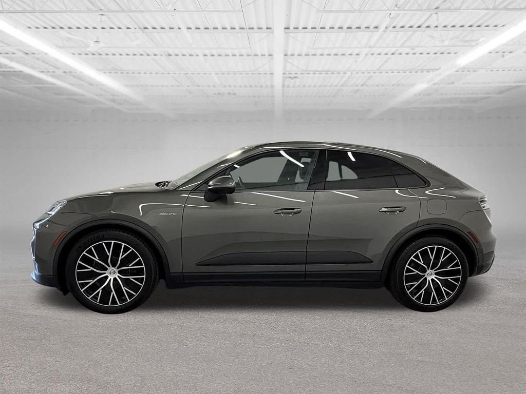 2025 Porsche Macan
