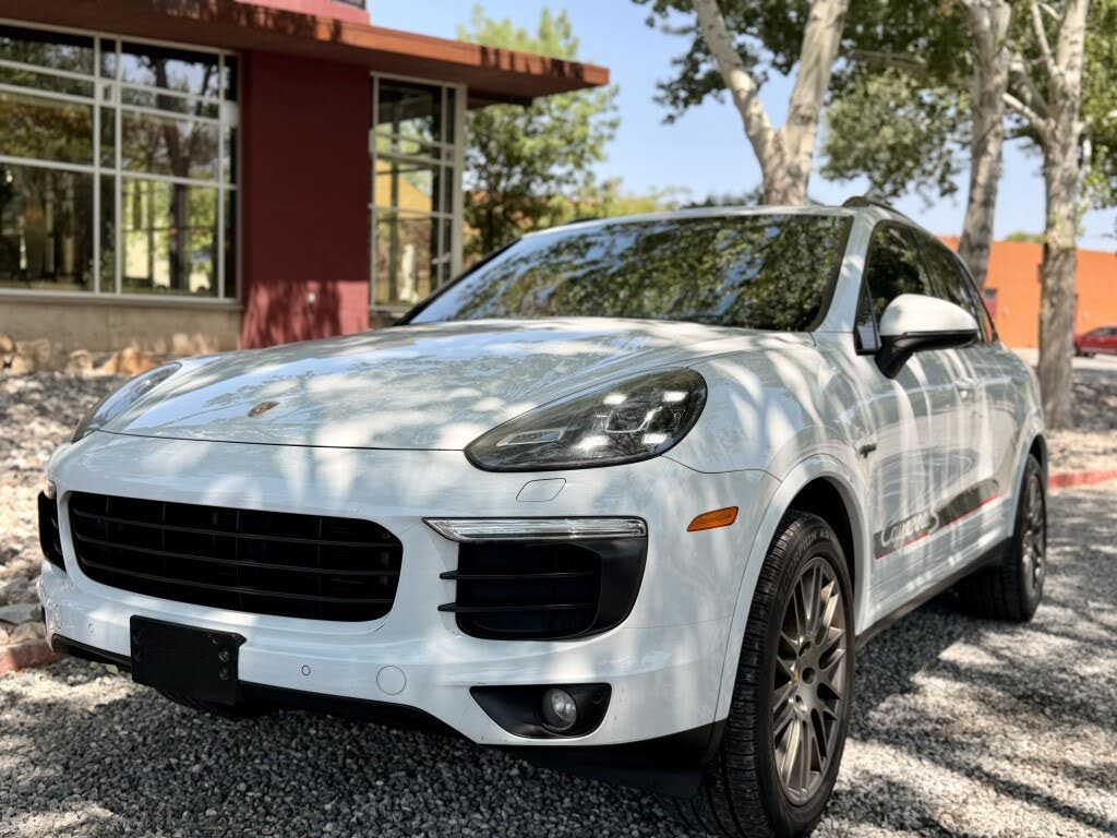 2017 Porsche Cayenne S E-Hybrid Platinum Edition