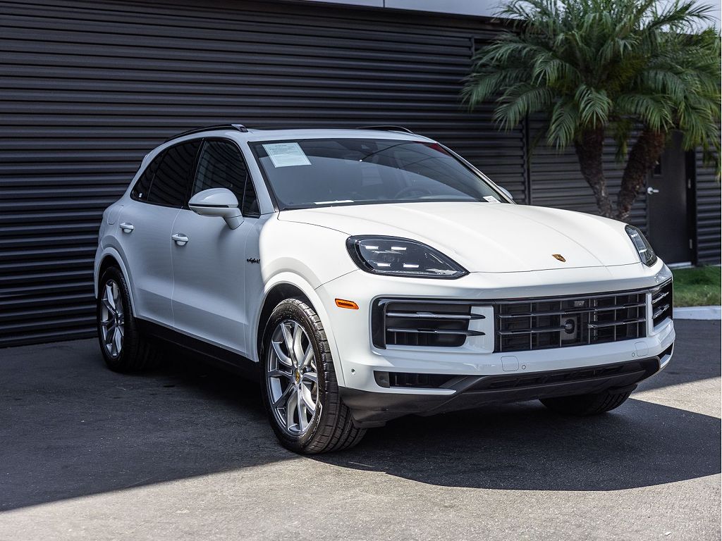 2024 Porsche Cayenne E-Hybrid