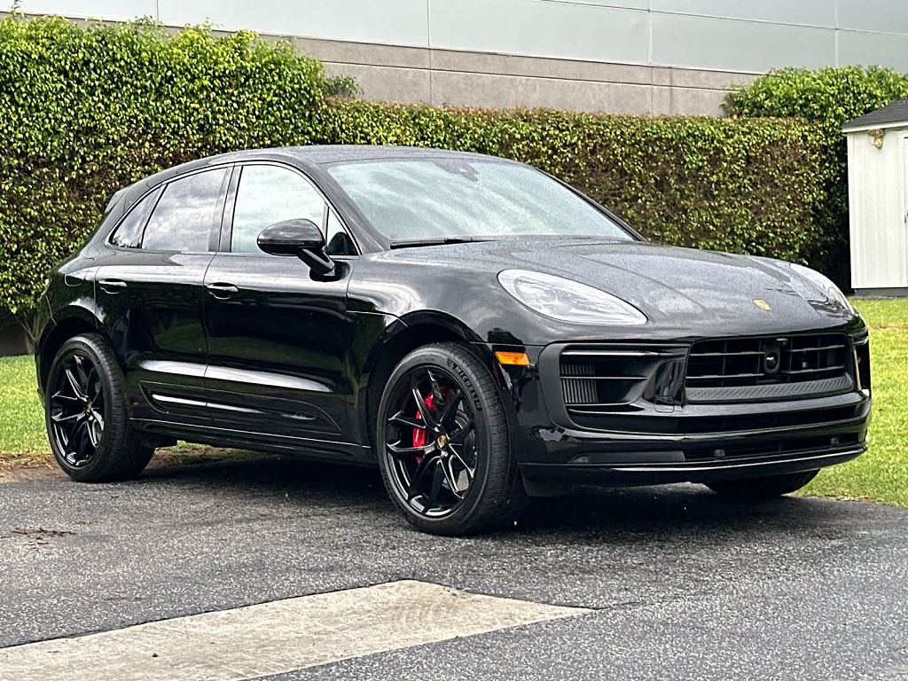 2025 Porsche Macan GTS