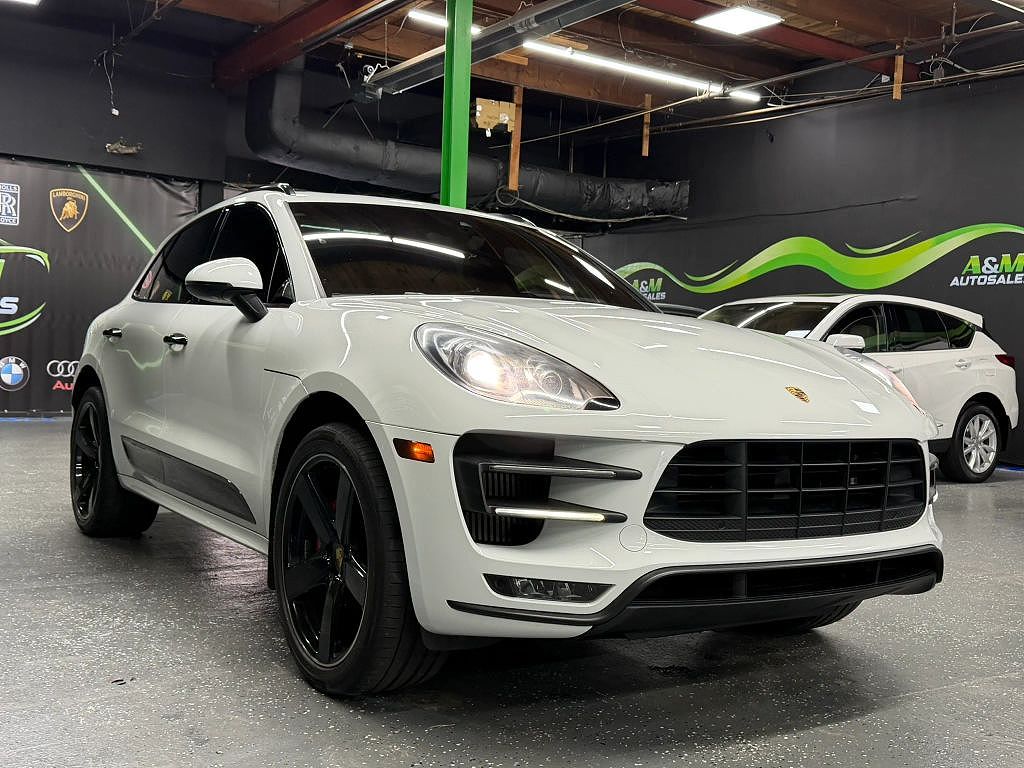 2017 Porsche Macan Turbo