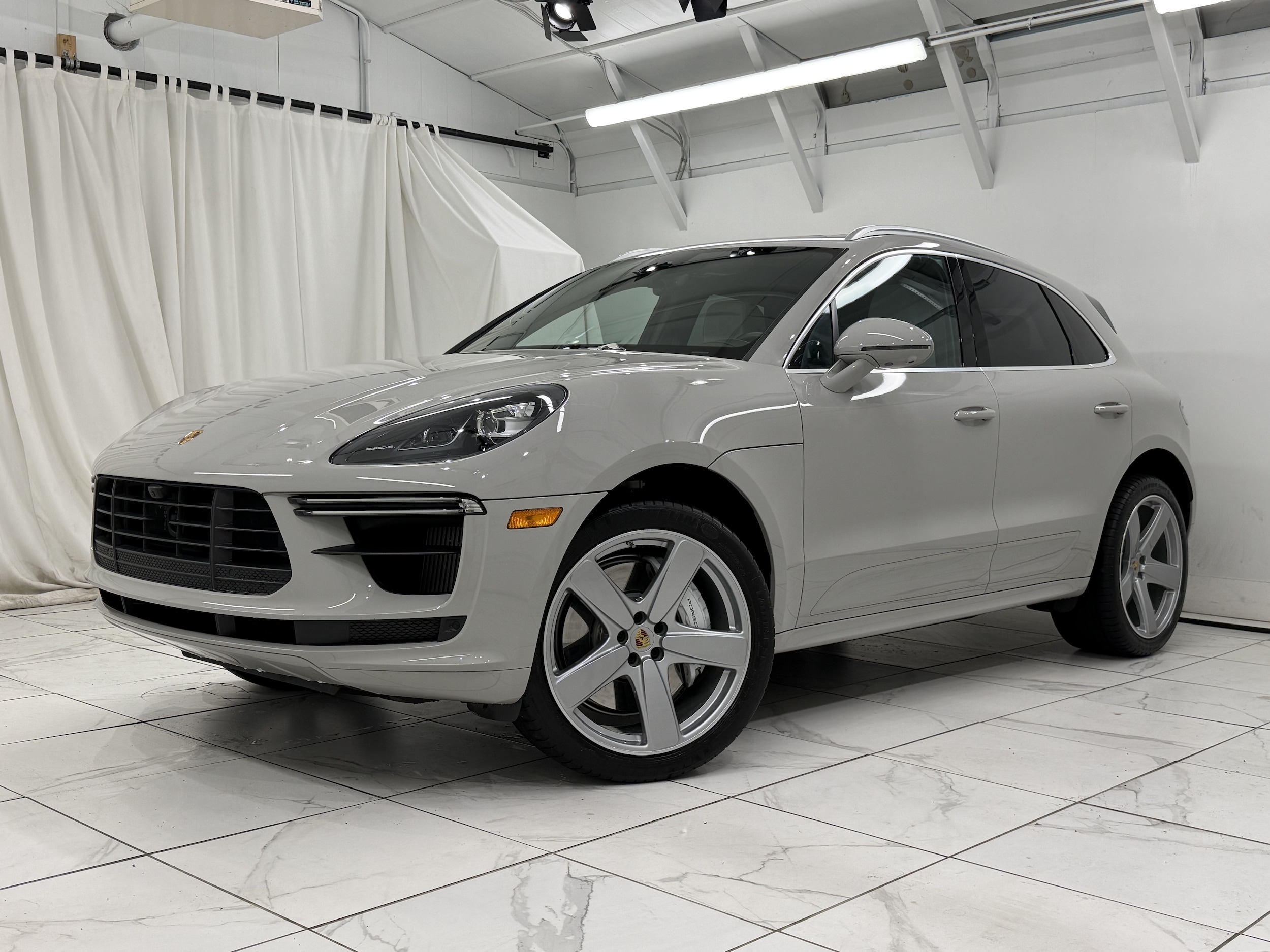 2021 Porsche Macan Turbo