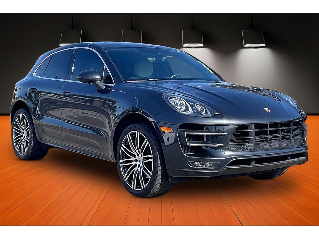2018 Porsche Macan Turbo