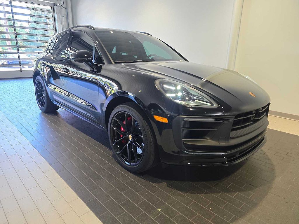 2025 Porsche Macan GTS