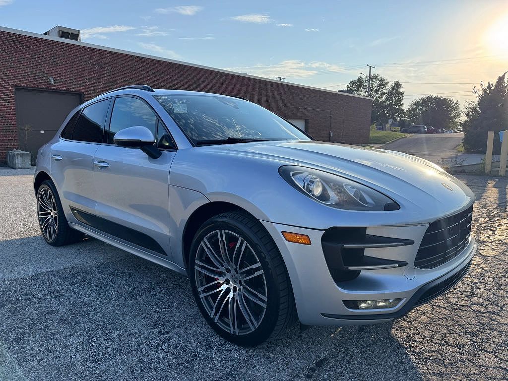 2015 Porsche Macan Turbo