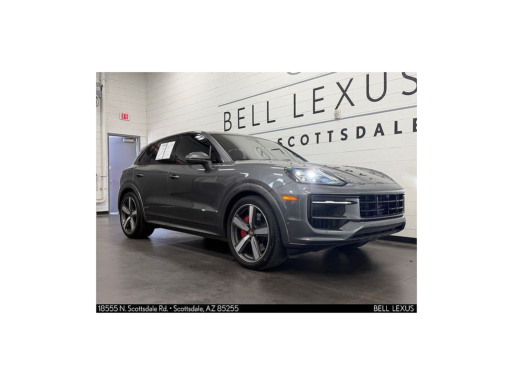2025 Porsche Cayenne GTS