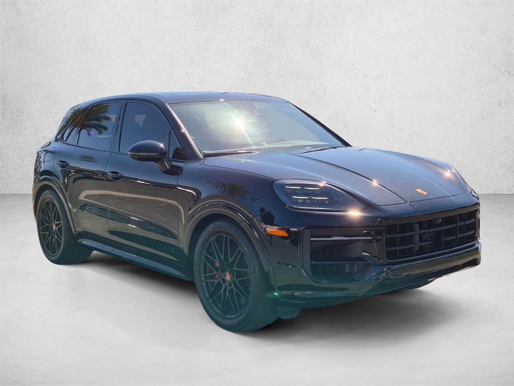 2025 Porsche Cayenne GTS