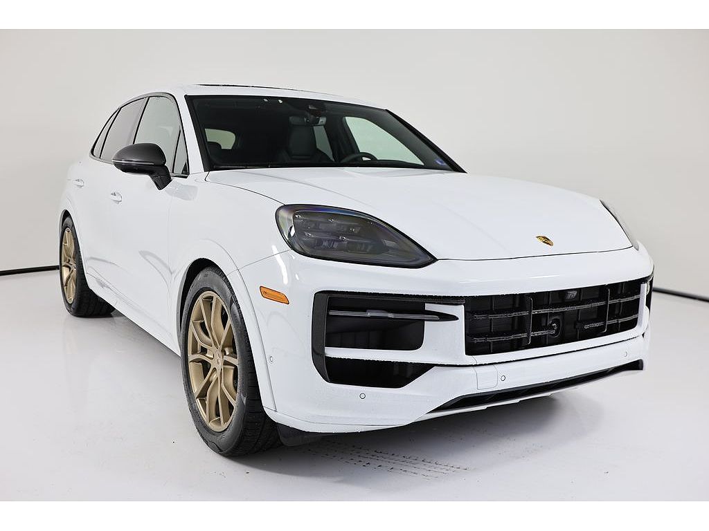 2025 Porsche Cayenne GTS